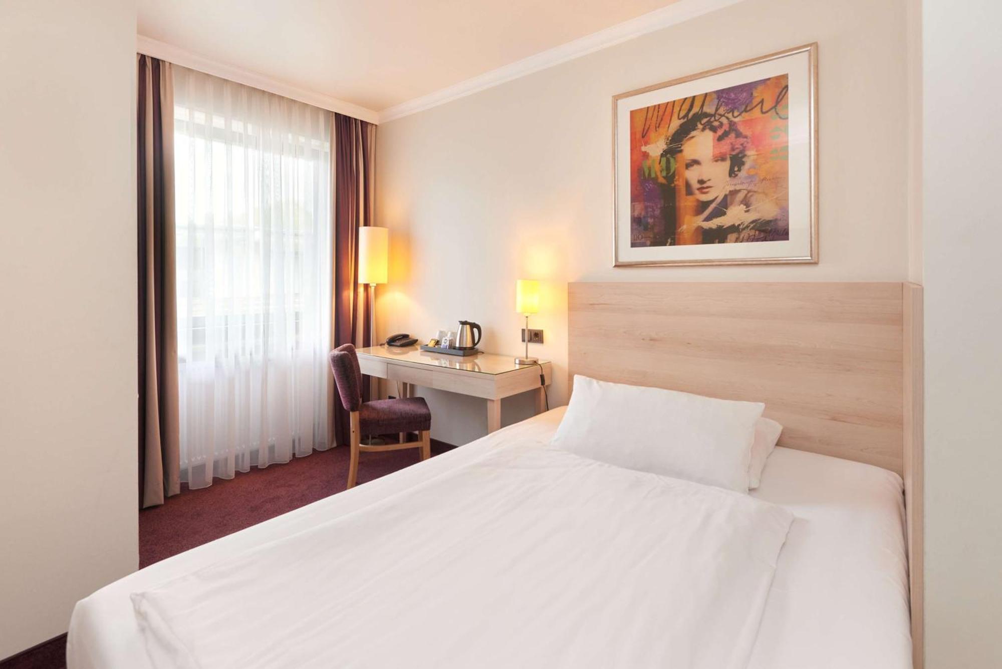 Best Western Hotel Hamburg International Bagian luar foto
